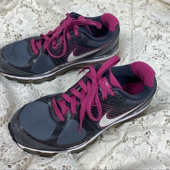 Nike Airmax 2010 Running Shoes - Picture 2 of 7